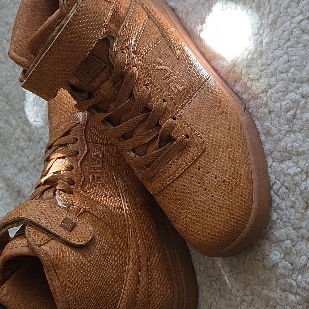 Fila Women's Tan Textured High-Top Sneakers
